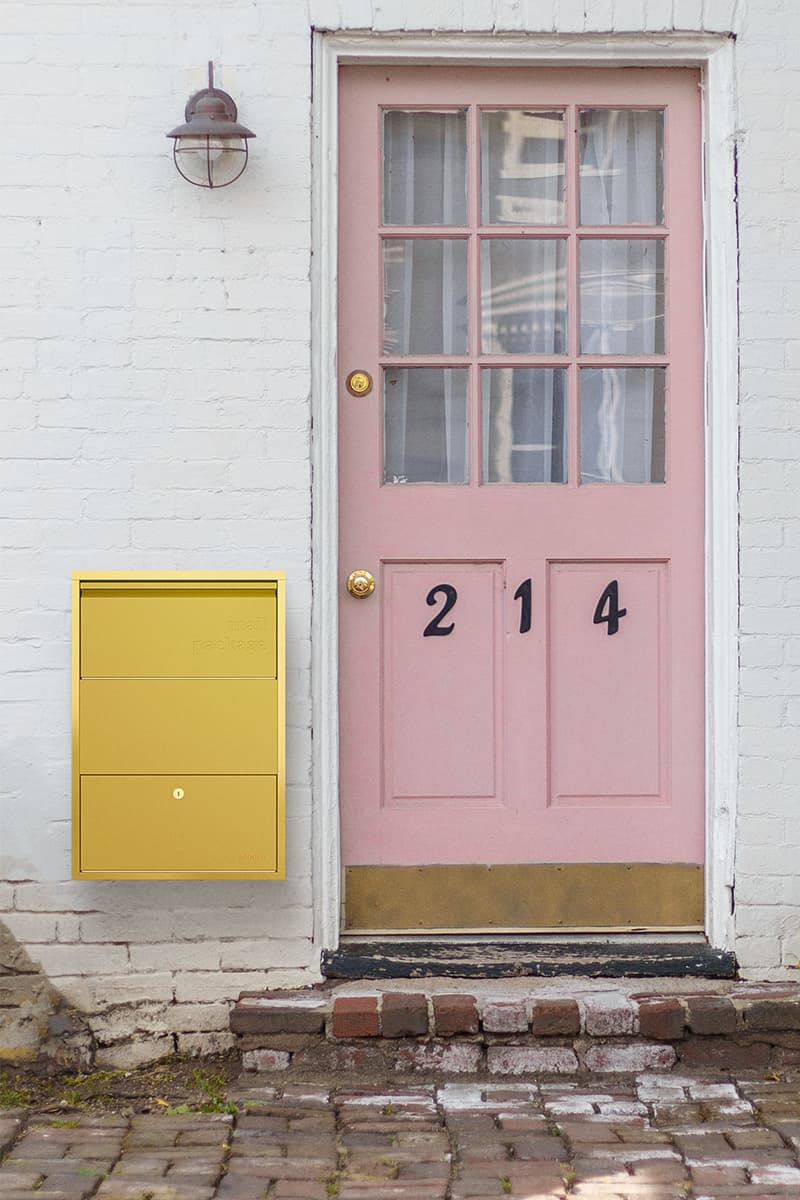 Wall Mount Locking Mailbox | Large Gallery Image